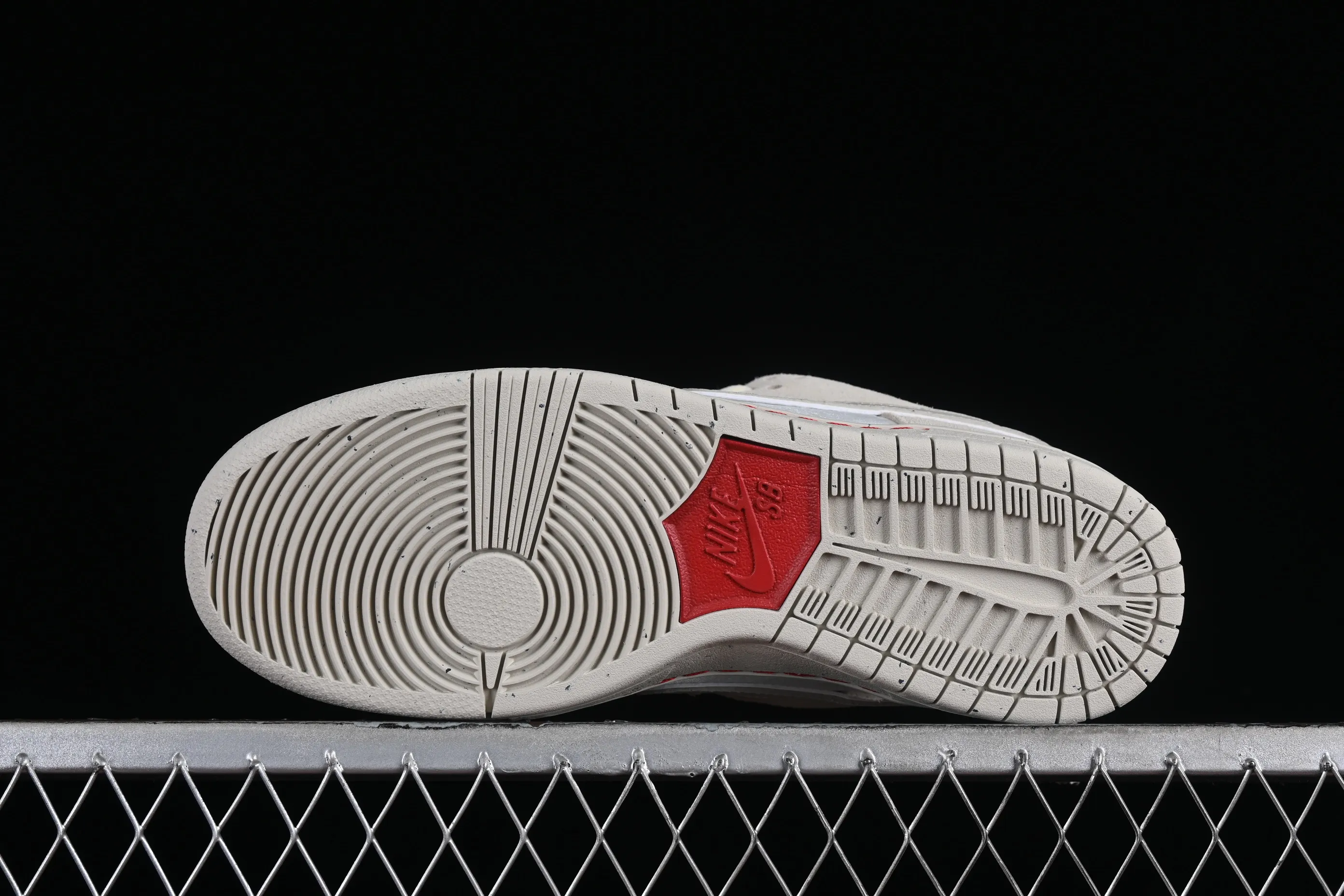 All Categories Nk SB Dunk Series Nk SB Dunk Low Low-top sneakers Z version Nk SB Dunk Low 2024 Valentine's Day theme SB low-top casual sneakers FZ5654-100